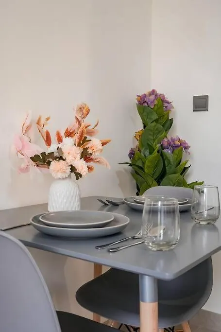 Cozy Studio With Garden Views In Nad Al Sheba Dubai Apartment